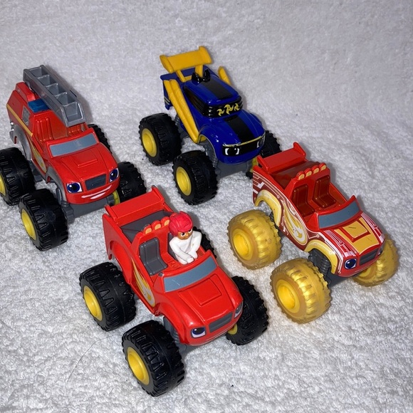 Blaze and the monster machines trucks fire truck black belt - Picture 1 of 10